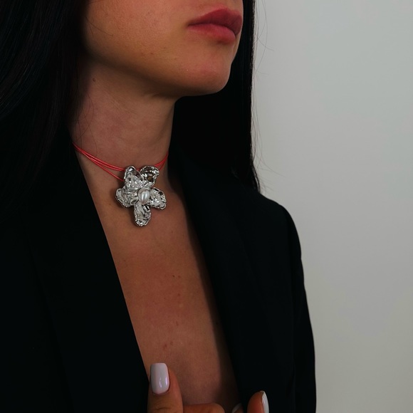 New Silver Metal Flower Necklace Choker Pearl - Picture 4 of 7
